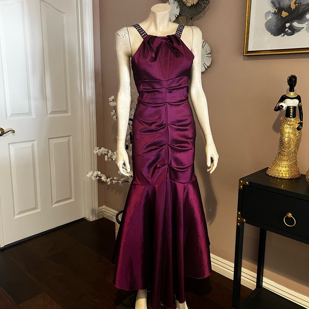 Chic Halter Neck Burgundy Prom Dress
